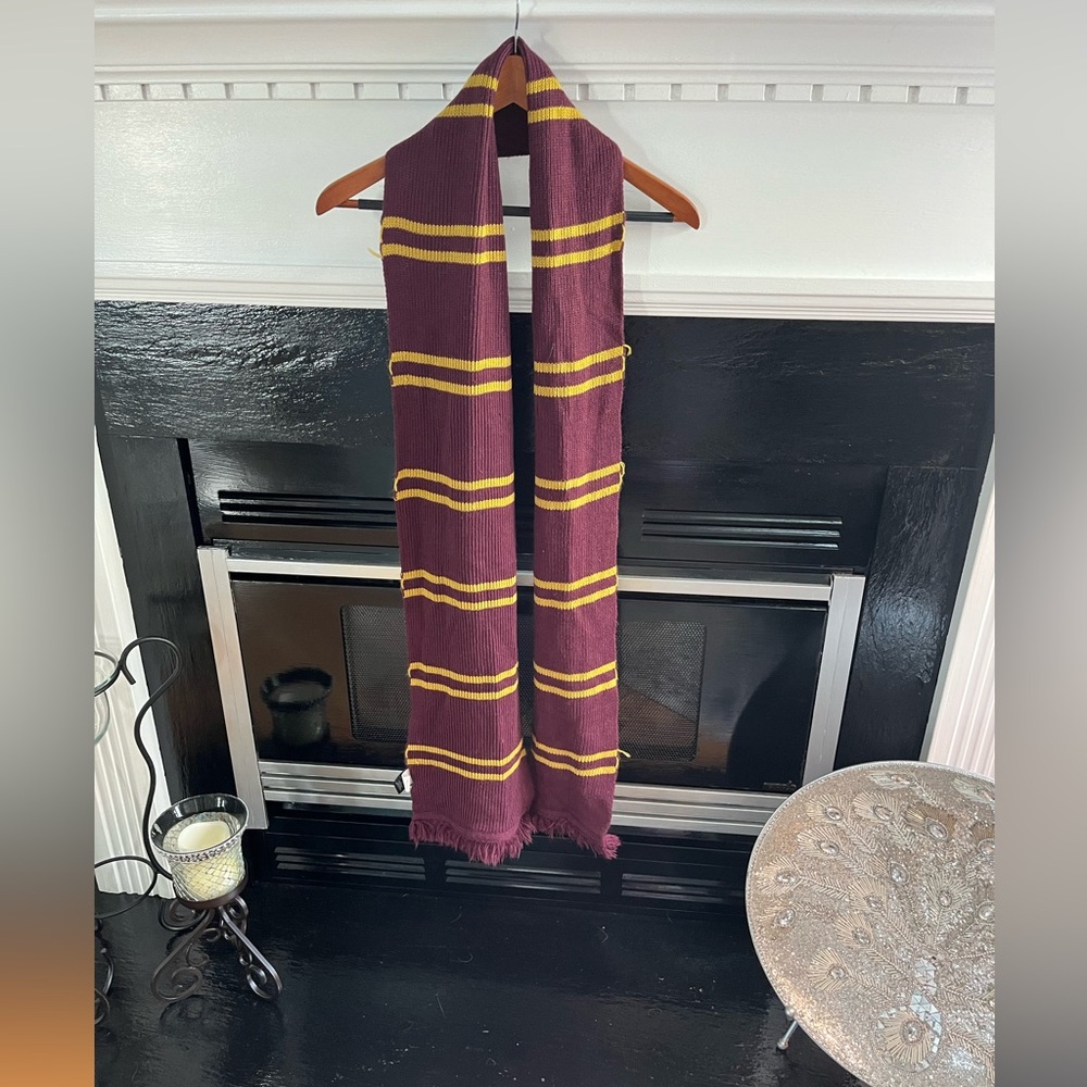 COPY - Scarf, The Wizard World of Harry Potter, Universal Studios, Maroon/Gold …